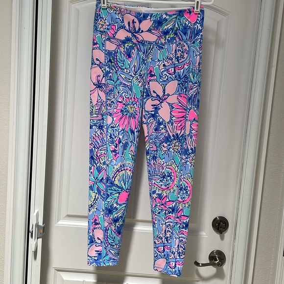 Lilly Pulitzer Pants - Lilly Pulitzer Luxletic Weekender High Rise Leggings, Pop Up Got Your Back, Lg.